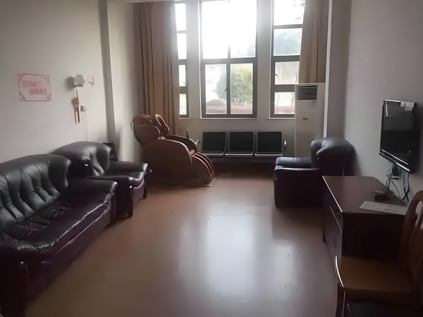 一朝选在君王侧